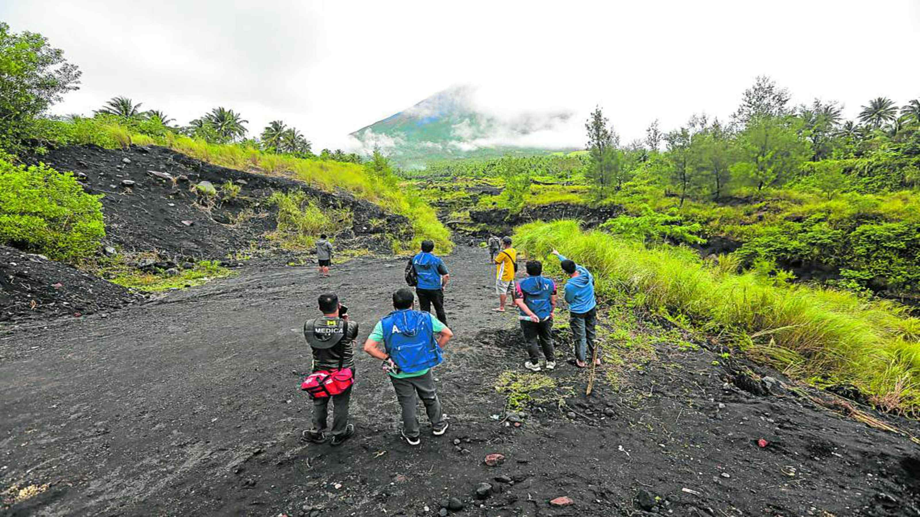 Bad weather prevents search and rescue in Mayon volcano