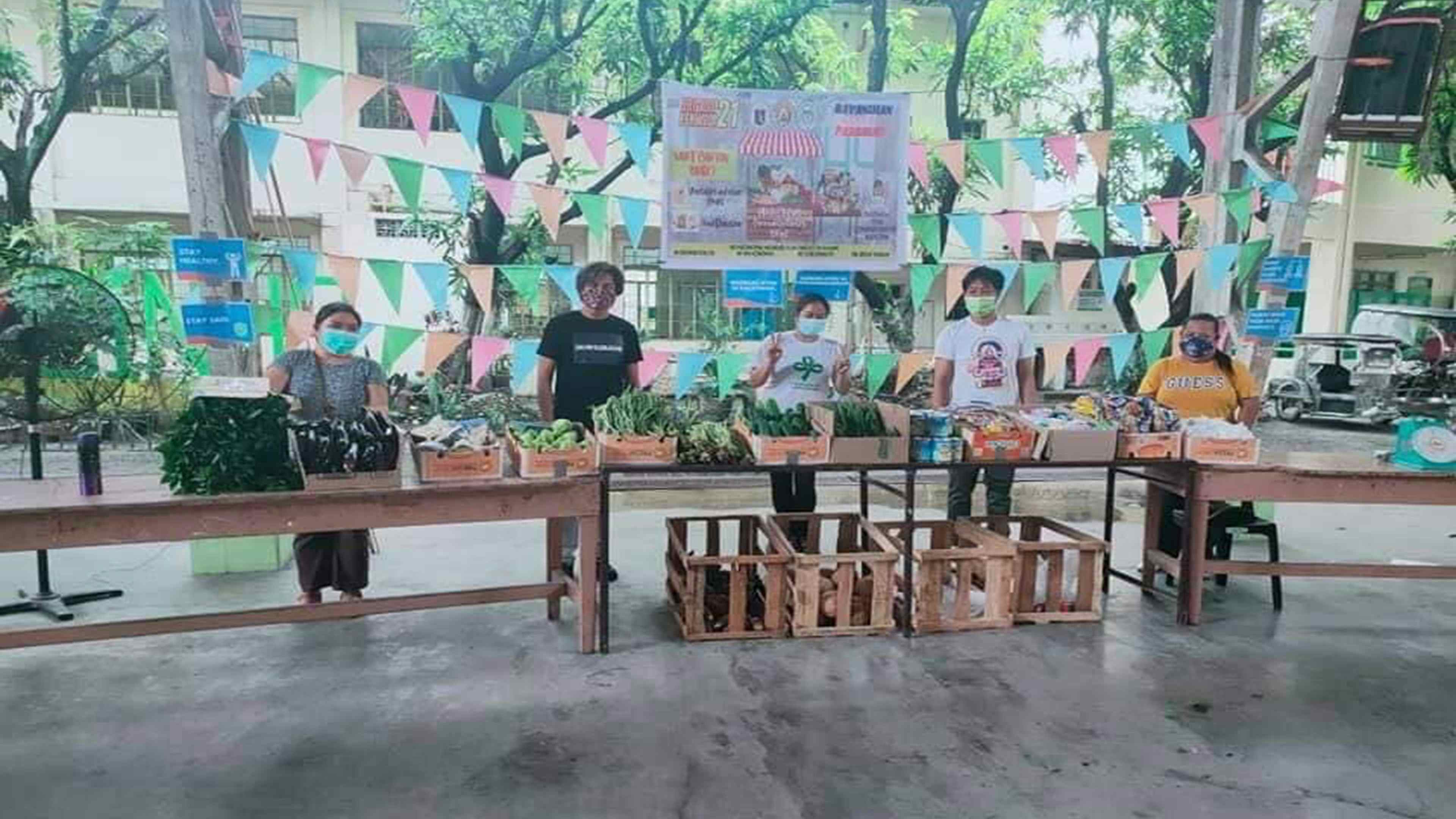 ‘Community Pantry’ revived at Cabuyao Nat’l High School photo from CIO Cabuyao