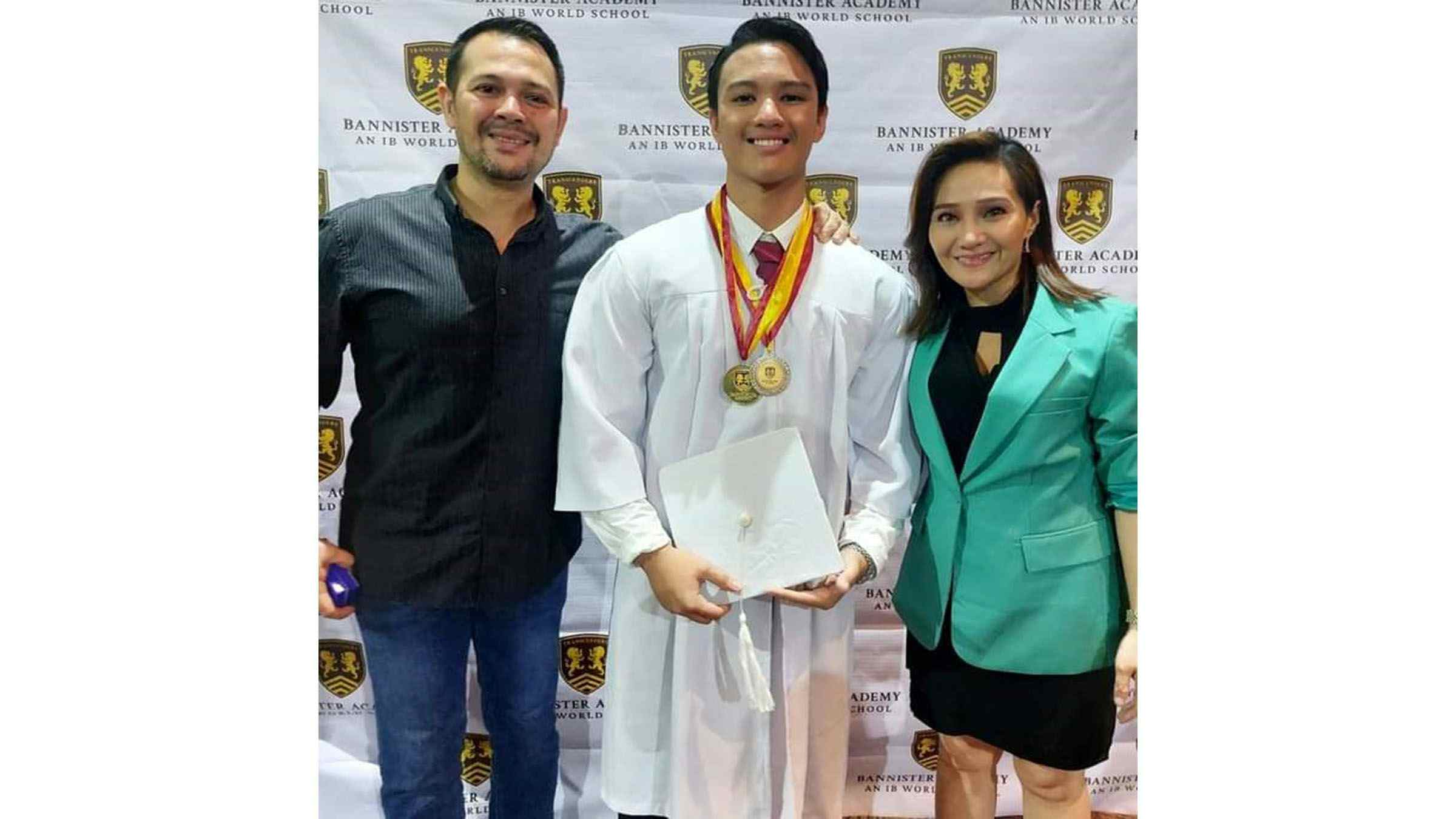 Gladys Reyes and Christopher Roxas's son graduates with honors